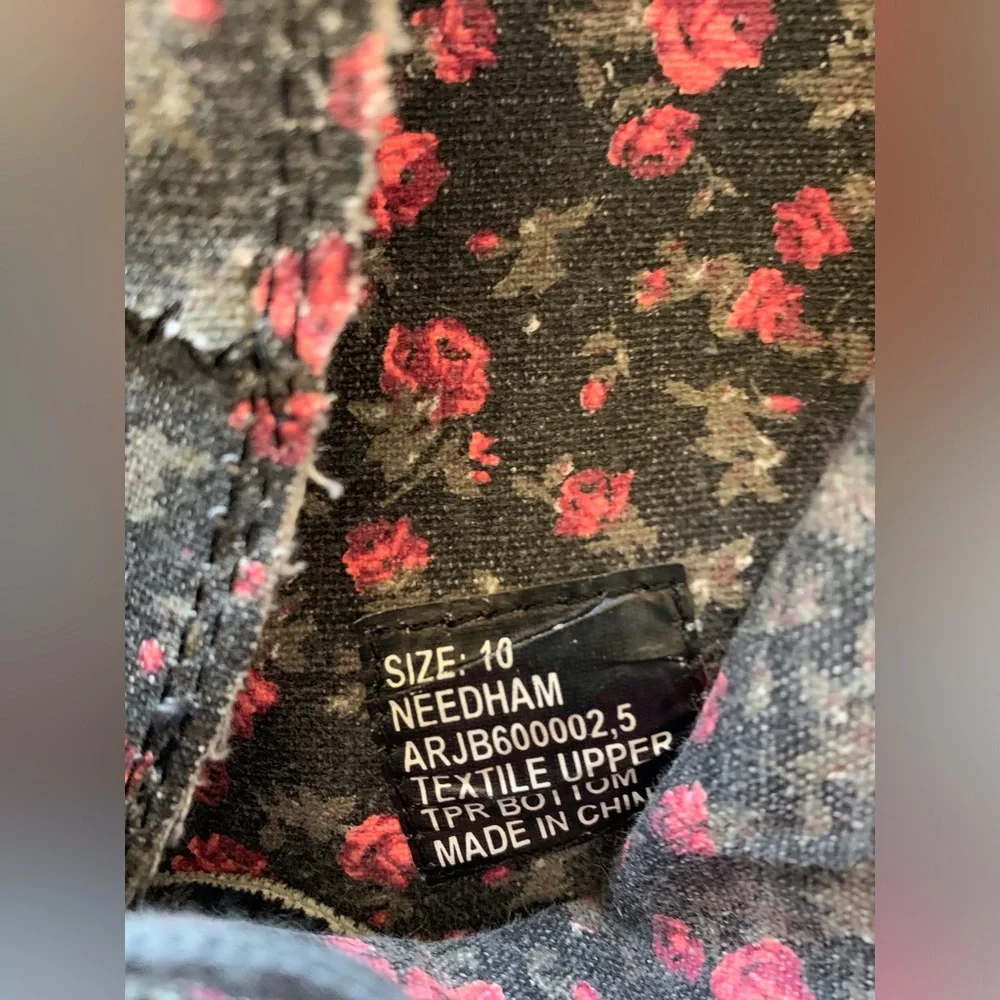 Roxy Women's Gray Canvas Lace-Up Boots with Pink Floral Lining - Picture 7 of 7